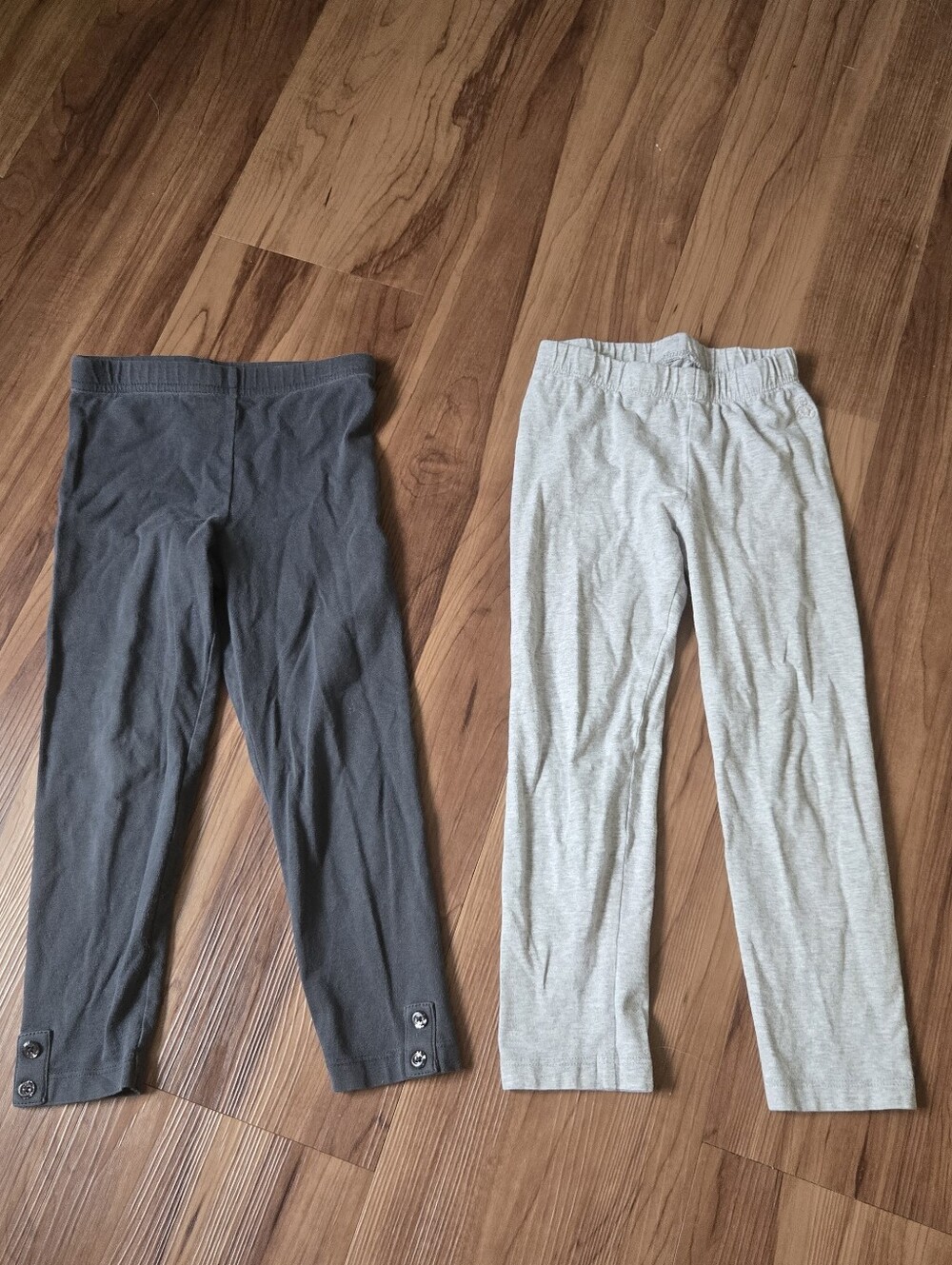 Kids 4T set of 2 Gray Cotton Stretch Leggings Light grey and Charcoal VGUC